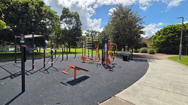 Outdoor fitness equipment