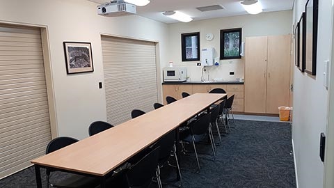 Arana Hills library meeting room