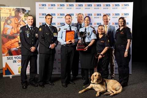 Moreton Bay SES Unit receives its award for Unit of the Year