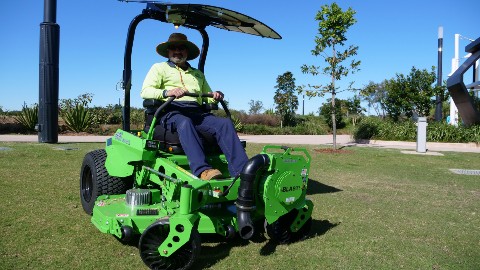 Solar powered riding lawn mower online