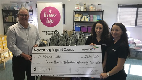 Mayor Peter Flannery, Breanna and Melissa Redsell
